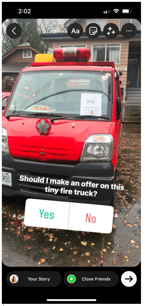 Oferta de encuesta de Instagram Story sobre camión de bomberos