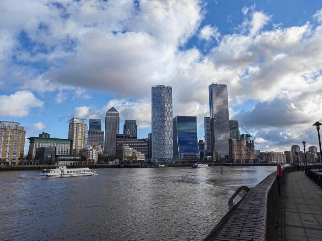 Imagen de Canary Wharf tomada por Huawei P50 Pocket