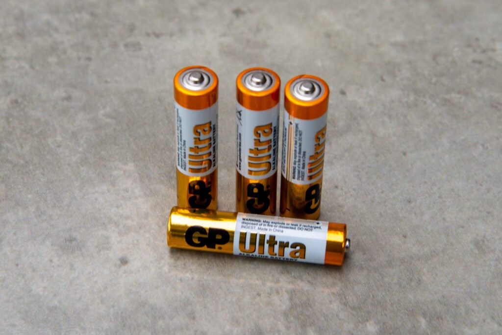 GP Ultra AAA una batería acostado