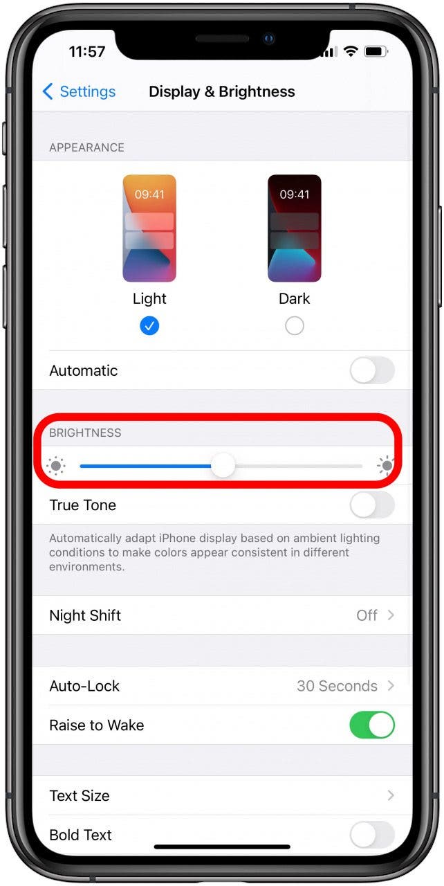 Raspe el control deslizante para ajustar el brillo en su iPhone.