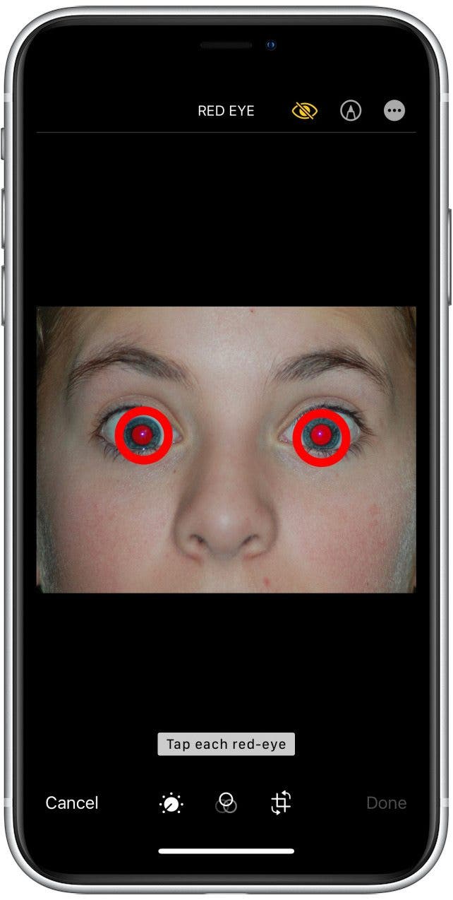 Toque cada ojo rojo en la imagen donde desea aplicar la corrección de ojos rojos. 
