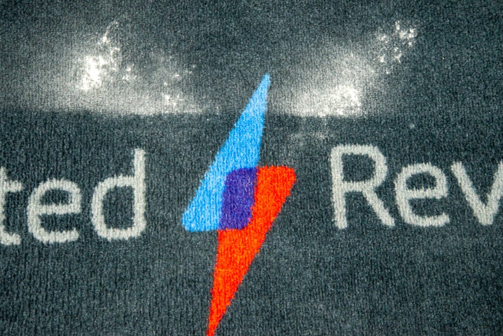 Aspiradora inalámbrica 2 en 1 Beldray (BEL01088ALFOB) alfombra sucia después de una limpieza a alta potencia