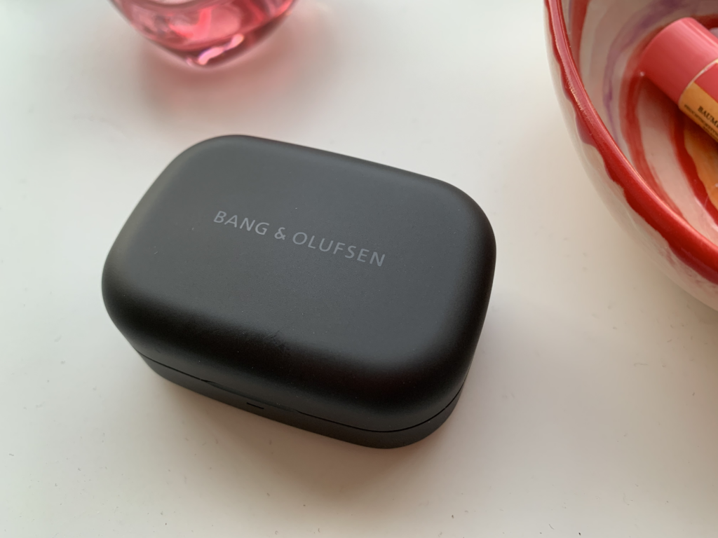 Estuche Bang and Olufsen Beoplay EX