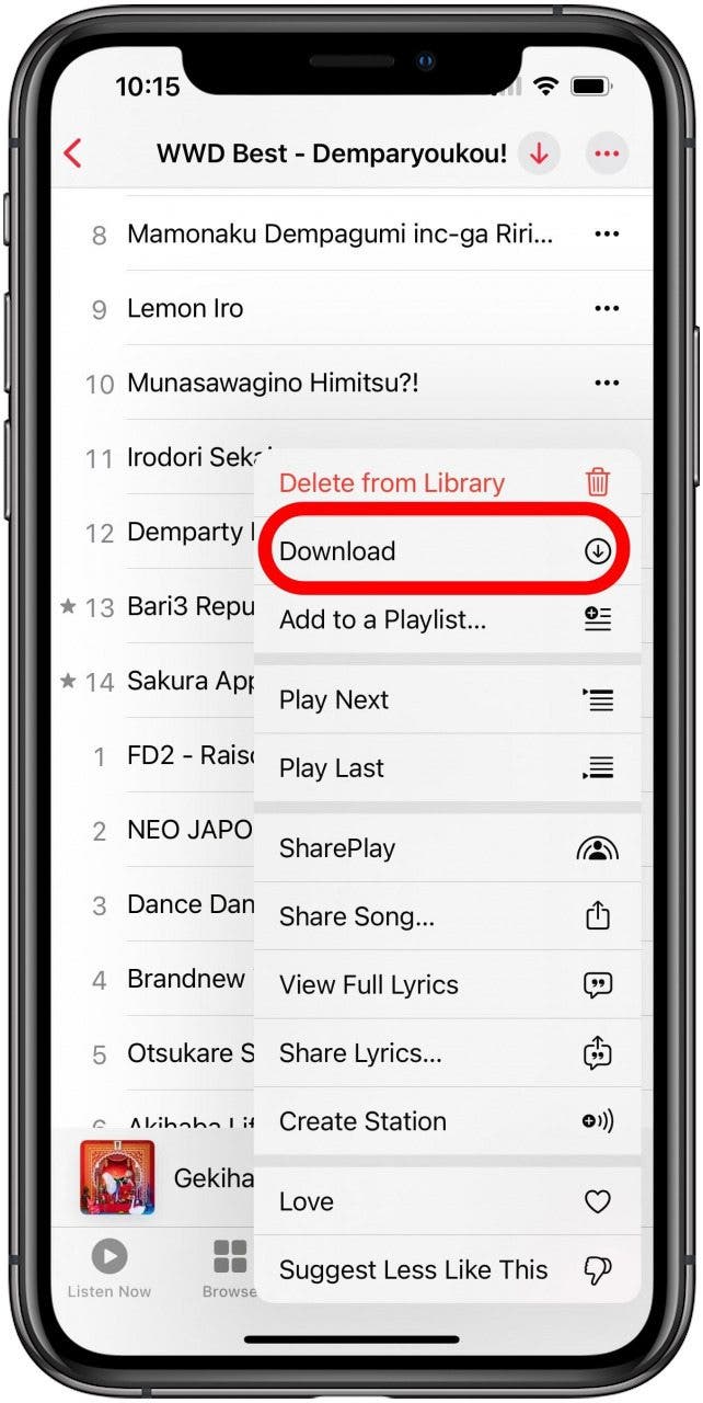 Aplicación Apple Music con el menú de tres botones de puntos para una canción abierta y la opción Descargar marcada.