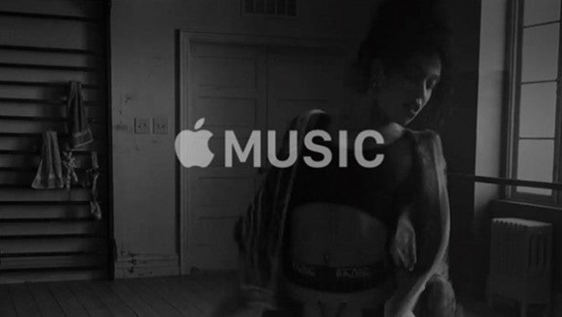 Logotipo de Apple Music en una habitación negra
