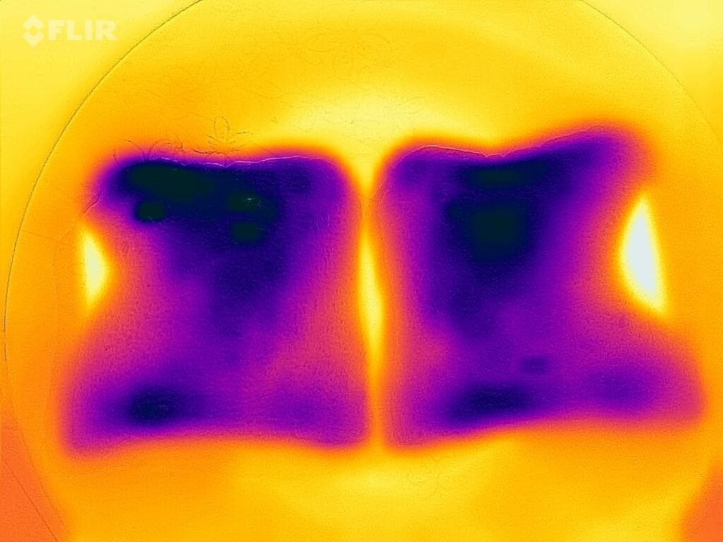 Mapa de calor de pan congelado tras 30 segundos en el Smeg MOE34CXIUK