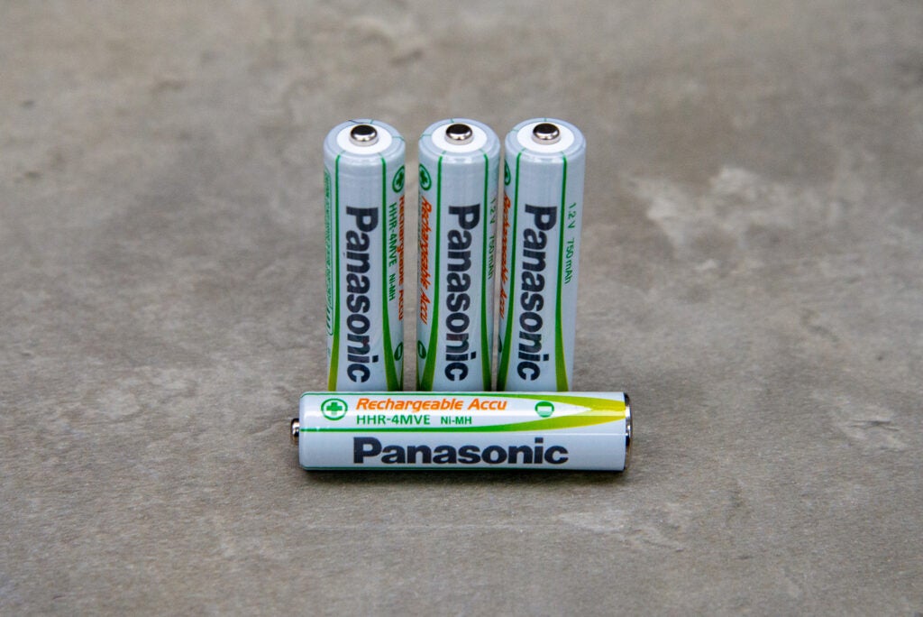 Panasonic HHR-4MVE AAA una batería acostado