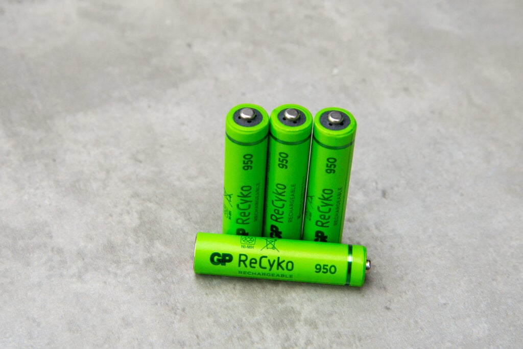 GP ReCyko 950mAh AAA una batería acostado