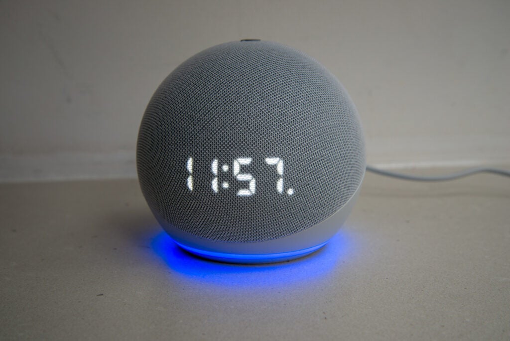 Conjunto de alarma Amazon Echo Dot con reloj (4.ª generación)