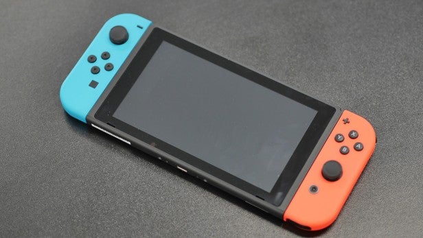 Consola Nintendo Switch en Azul y Rojo