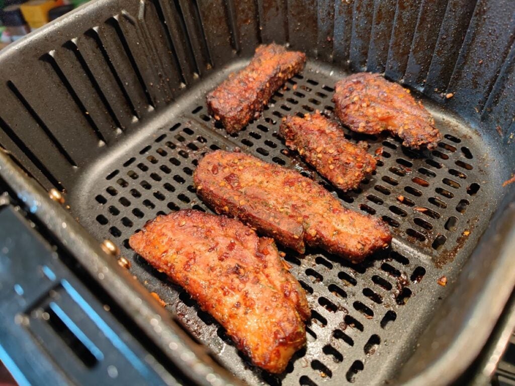 Tiras de cerdo cocinadas en la Cosori Air Fryer