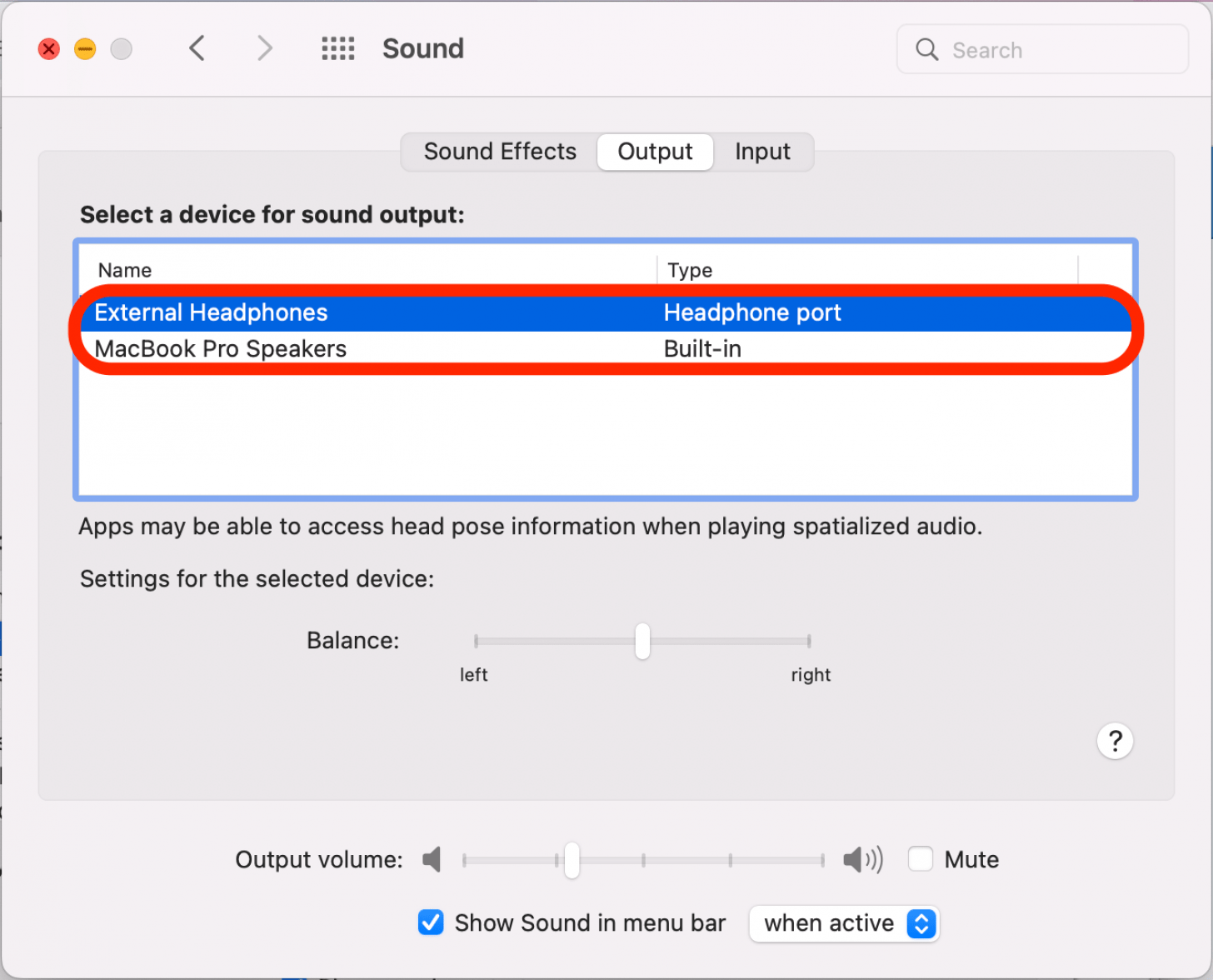Haga clic para seleccionar un dispositivo para la salida de sonido.  Las opciones enumerarán todos los dispositivos disponibles actualmente.  Cualquiera que esté resaltado está actualmente seleccionado.