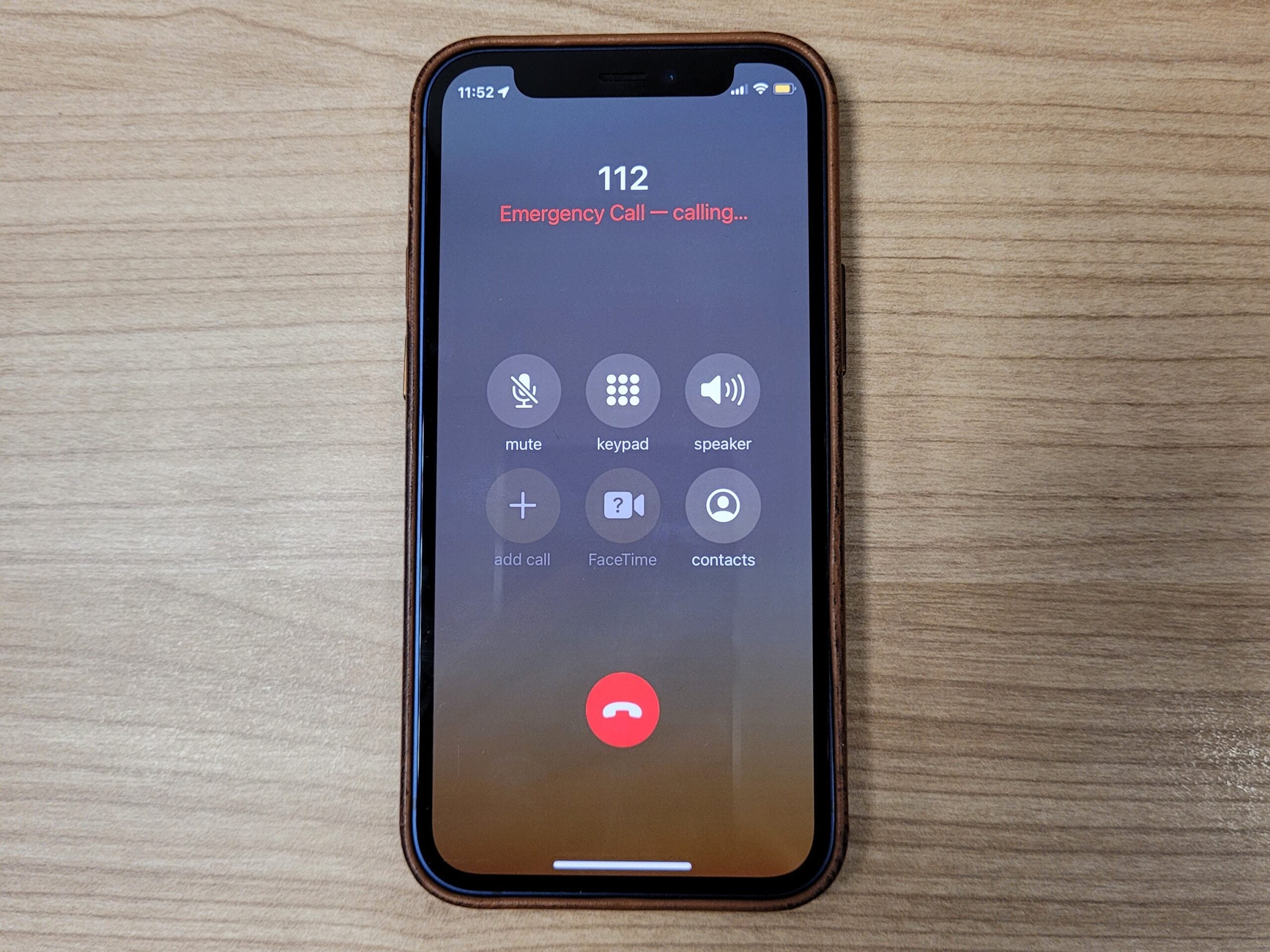 Número de emergencia que se llama a través de iPhone