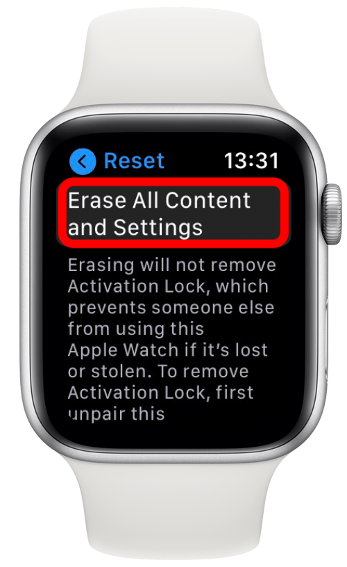 Toque Borrar todo el contenido y la configuración en Apple Watch
