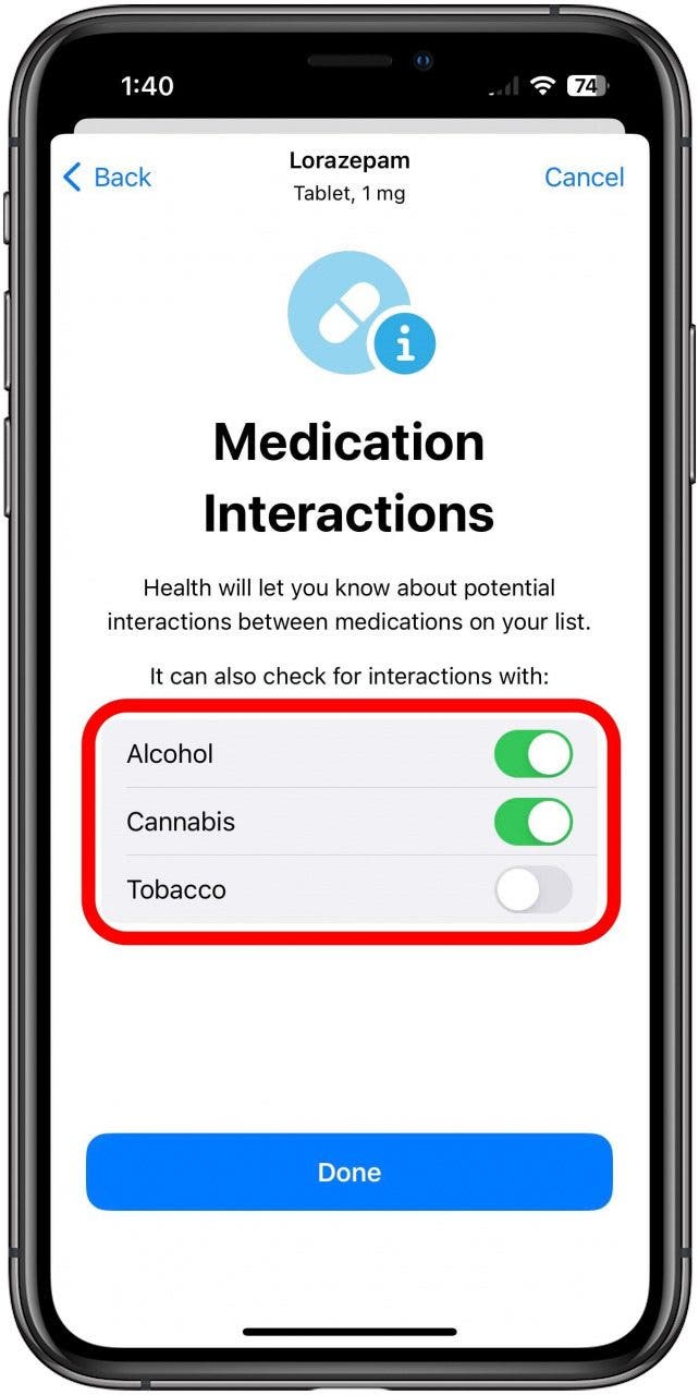 La pantalla Interacciones de medicamentos para agregar su primer medicamento, con la casilla para los tres botones marcados.