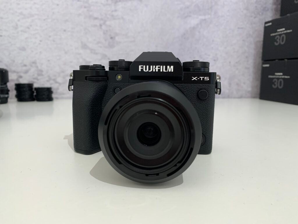 Frontal Fujifilm X-T5