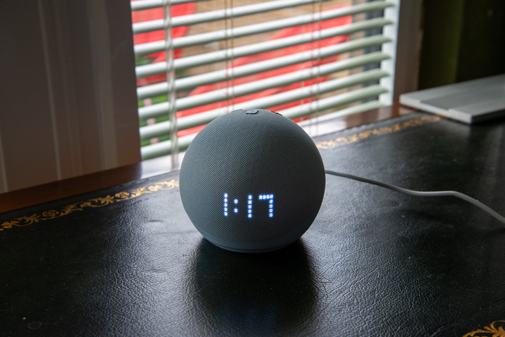 Revision de Amazon Echo Dot con reloj quinta generacion mejor