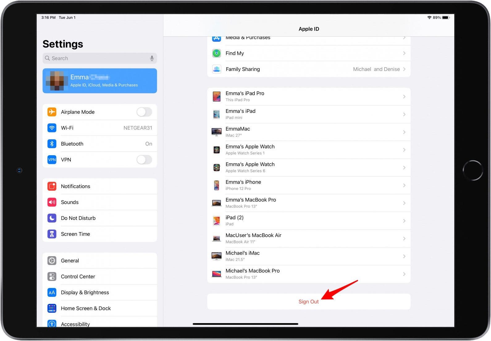 Toque Cerrar sesión para cerrar sesión en iCloud en iPad