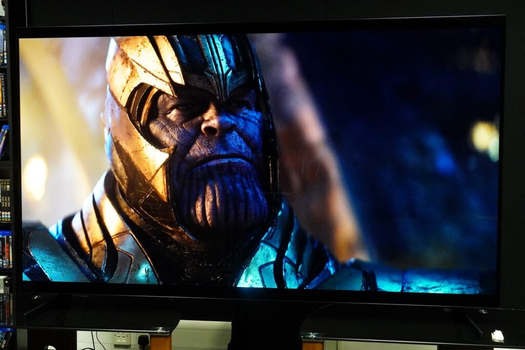 LG OLED77Z2 Infinito Guerra Thanos
