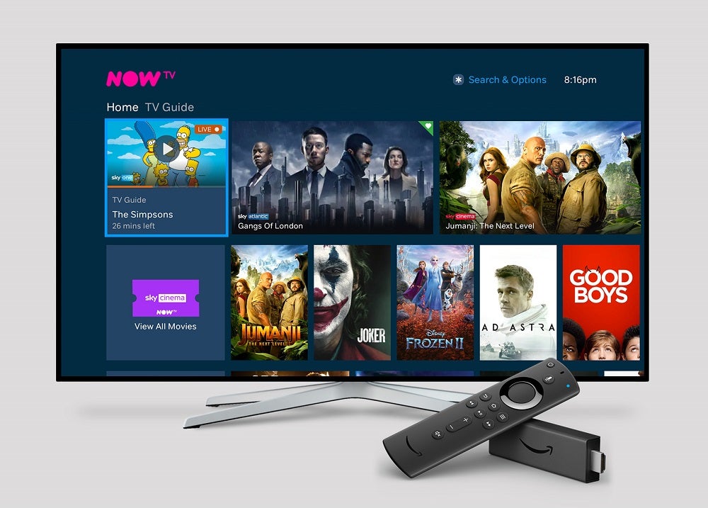 Un televisor negro y plateado sobre un fondo blanco que muestra la pantalla de inicio de NOW TV