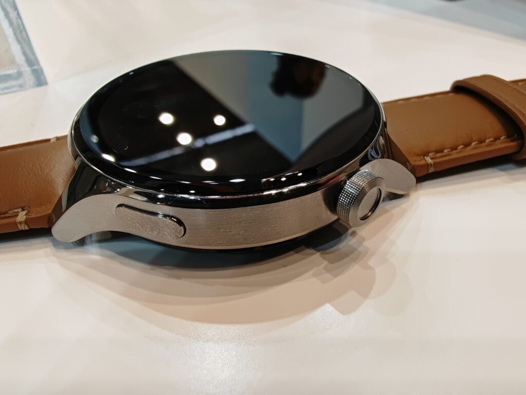 La corona giratoria y pulsador del Xiaomi Watch S1 Pro