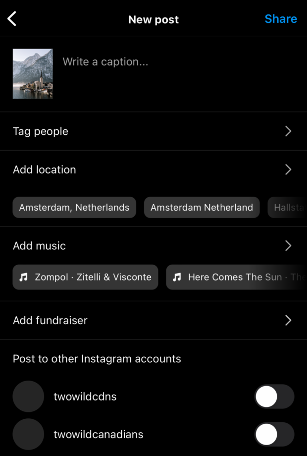 Después de agregar una foto a Instagram, la siguiente pantalla le permite escribir un pie de foto y agregar una ubicación.  Esta es la pantalla que usará para agregar música a su publicación de Instagram.