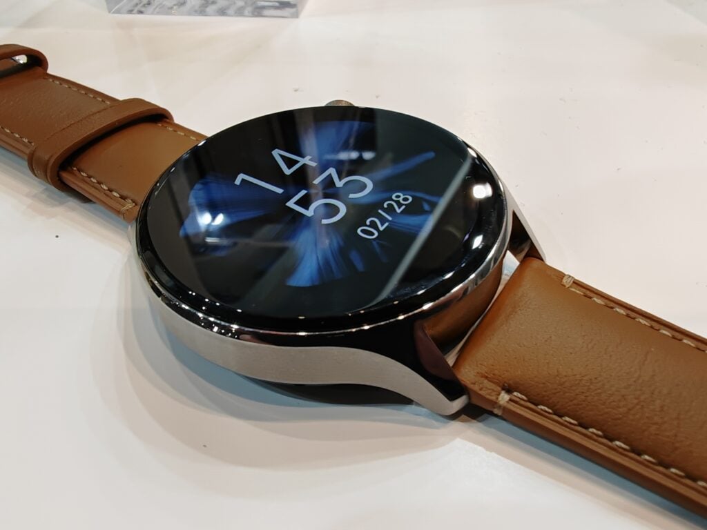 La variante de cuero marrón del Xiaomi Watch S1 Pro