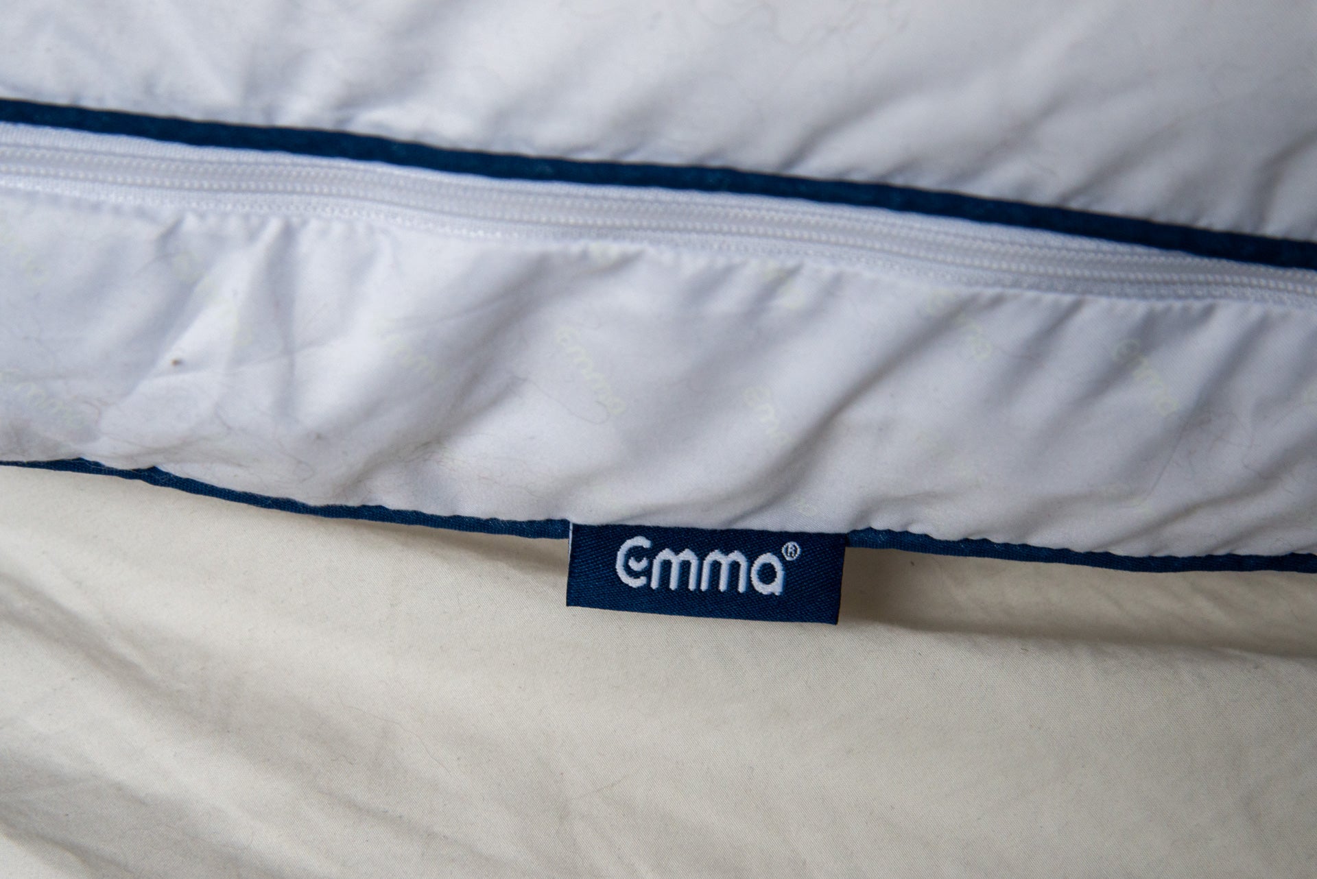 Lado de la almohada de microfibra Emma Premium