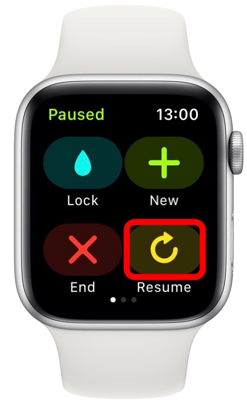 Toque reanudar para continuar con el seguimiento de su entrenamiento en Apple Watch