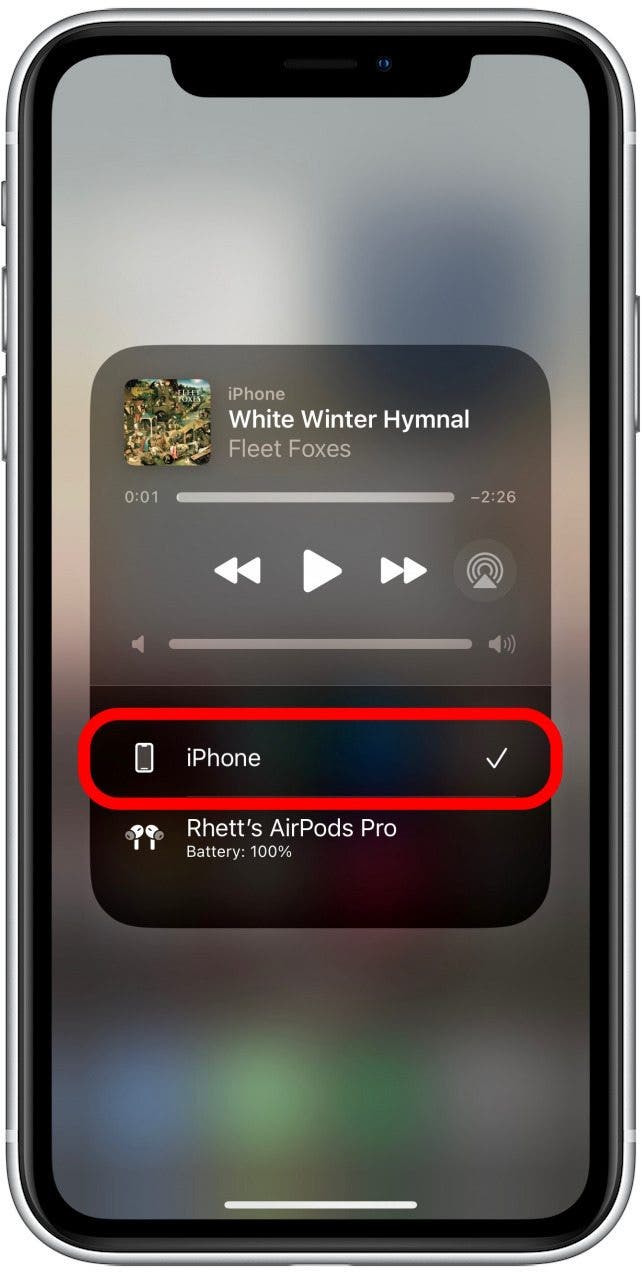 Toque iPhone para cambiar la salida de audio a su teléfono.