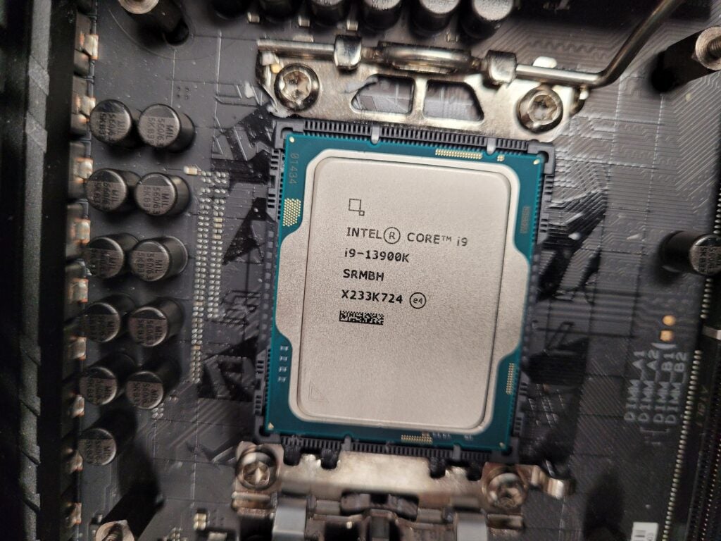 Arriba - Intel Core i9-13900K