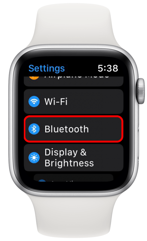 Desplácese hacia abajo y toque Bluetooth.