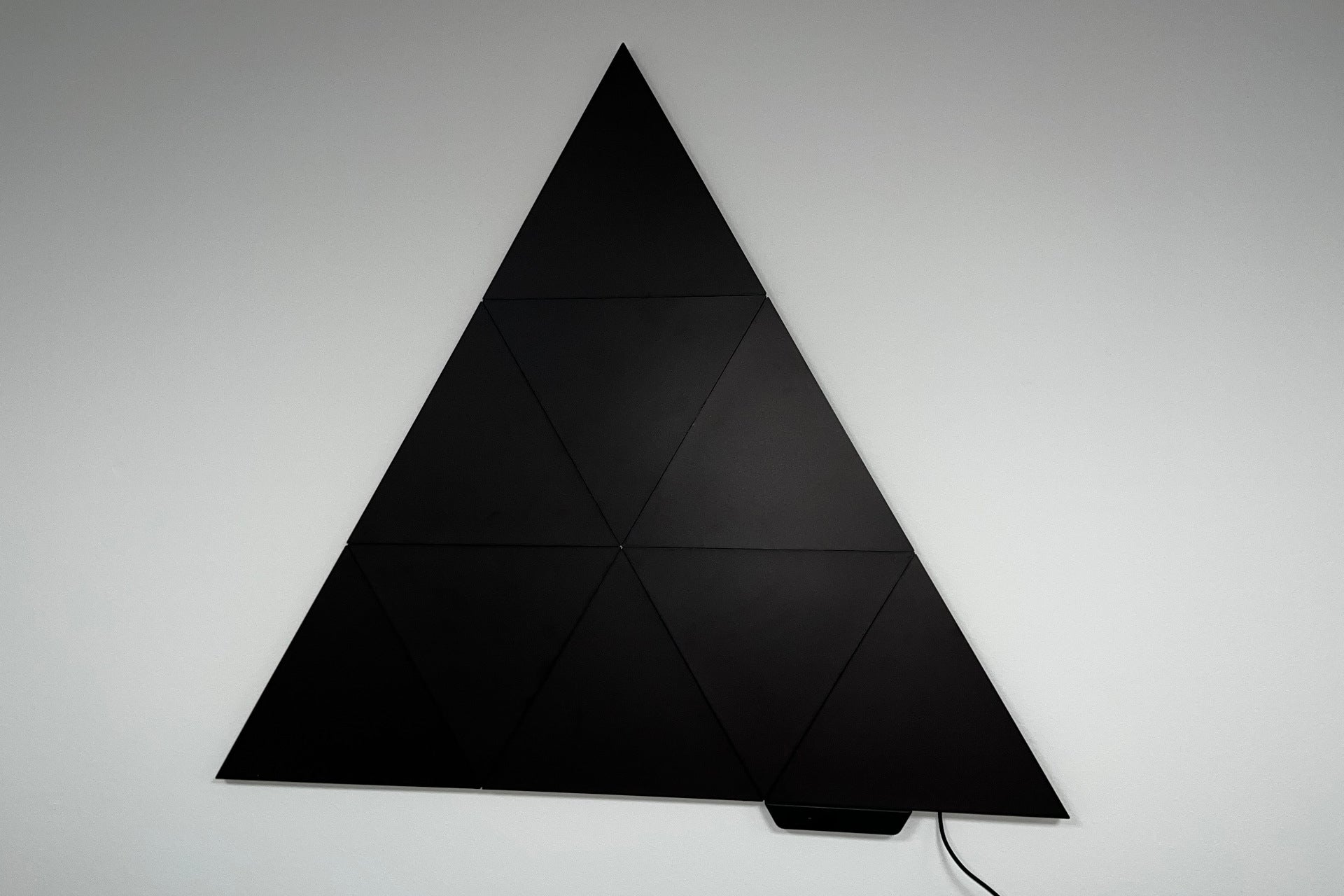 Nanoleaf Shapes Edición Limitada Ultra Black Triángulos apagados