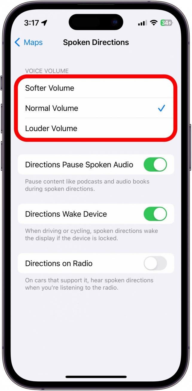 Configuración de indicaciones habladas de Apple Maps con opciones de volumen de voz descritas