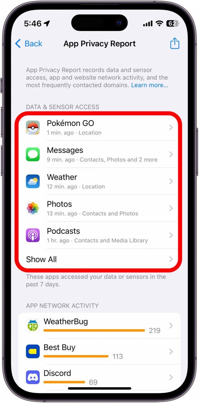 captura de pantalla del informe de privacidad de la aplicación de iPhone con la sección de acceso a datos y sensores marcada con un círculo rojo