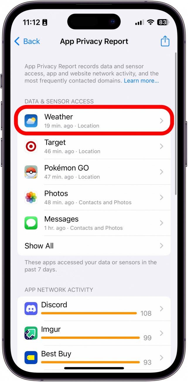 captura de pantalla del informe de privacidad de la aplicación de iPhone con la aplicación meteorológica en un círculo rojo