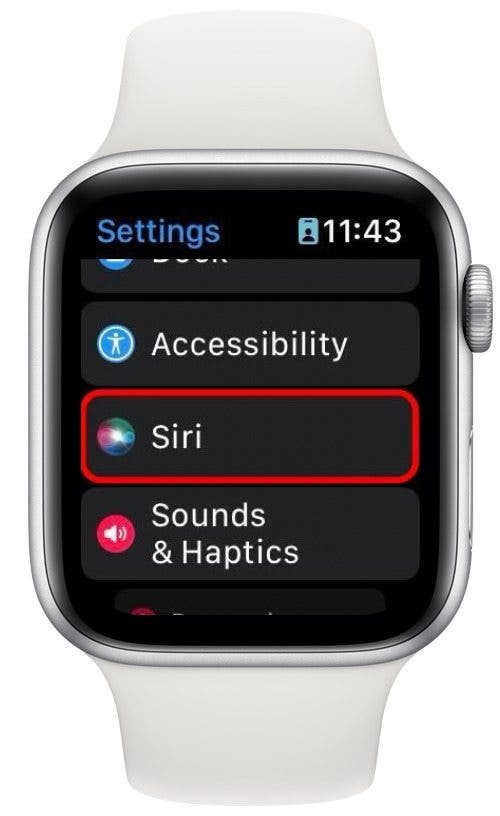 Captura de pantalla de Apple Watch que muestra el menú de configuración con Siri en un círculo rojo
