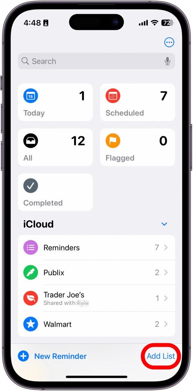 aplicación de recordatorios de iPhone con el botón Agregar lista en un círculo rojo