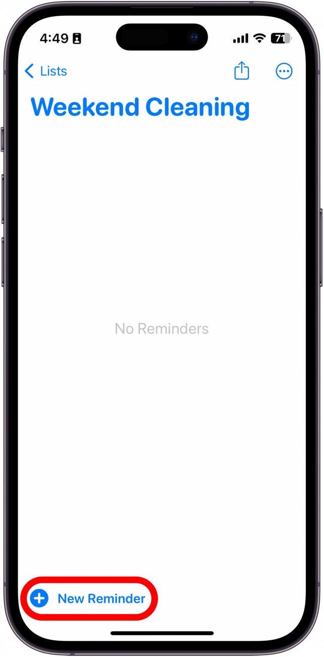 lista de recordatorios de iPhone con un nuevo botón de recordatorio en un círculo rojo
