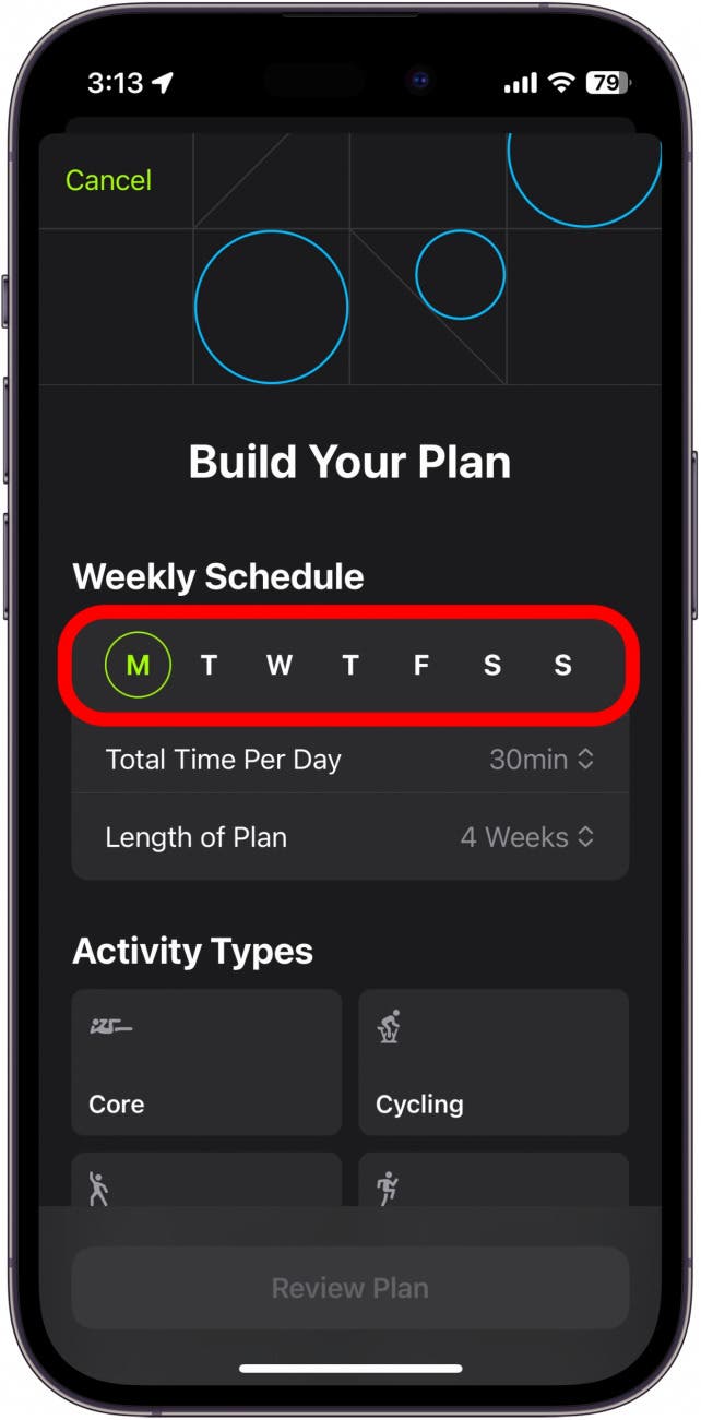 creador de planes apple fitness plus con los días de la semana marcados con un círculo rojo