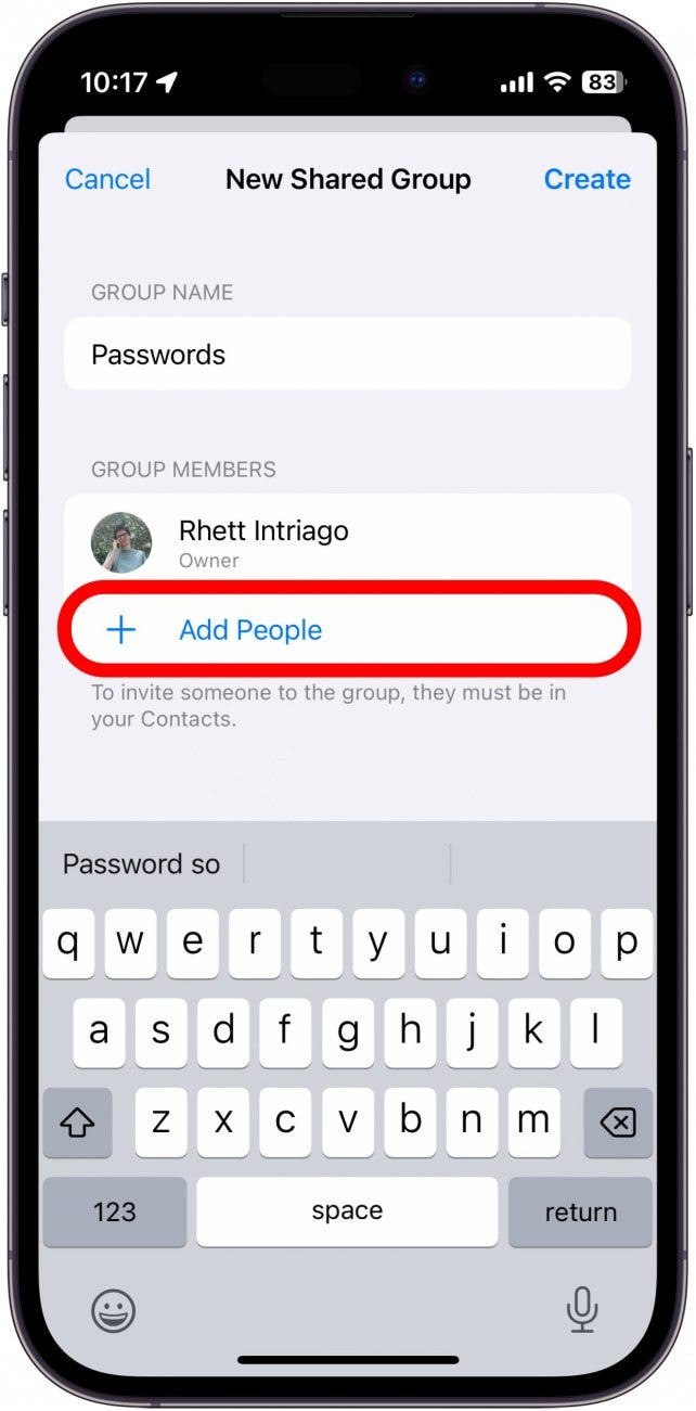 iPhone crea un grupo de contraseñas compartidas con el botón Agregar personas con un círculo rojo