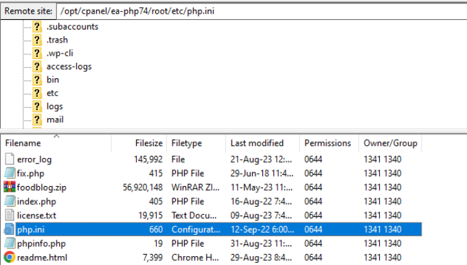 Acceda a la ruta del archivo php ini y descárguelo