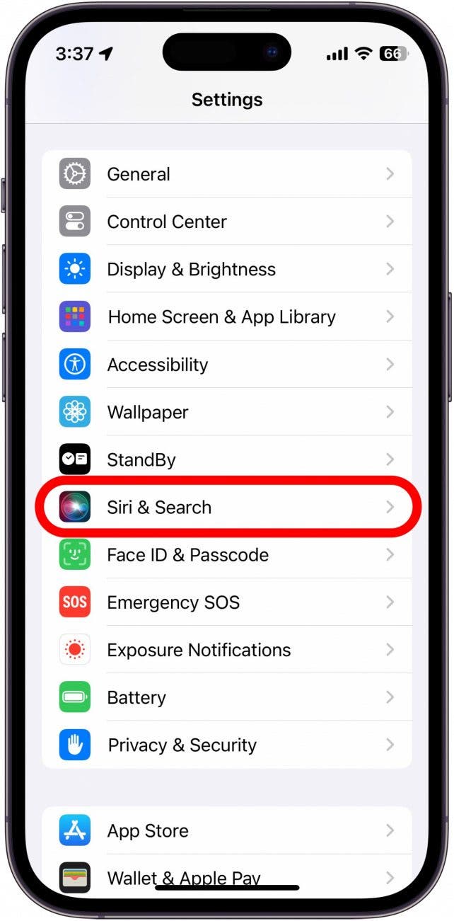 Configuración de iPhone con Siri y búsqueda en un círculo rojo