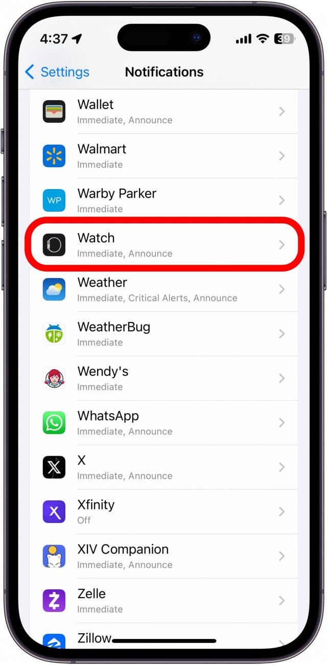 configuración de notificaciones de iPhone con la aplicación de reloj en un círculo rojo