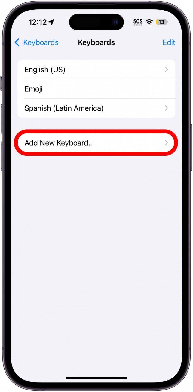 selección del teclado del iPhone con el botón Agregar nuevo teclado con un círculo rojo