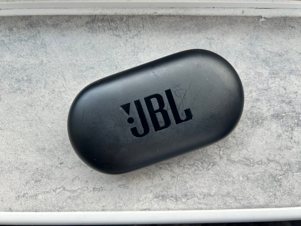 Estuche de carga JBL Soundgear Sense
