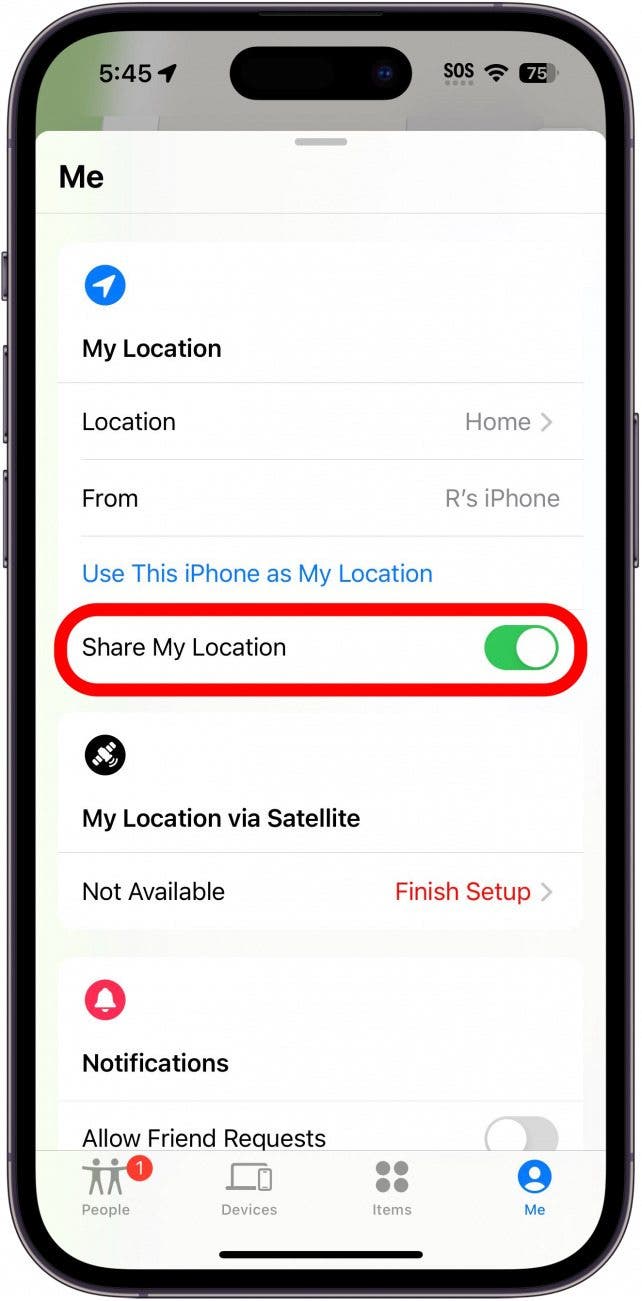 iPhone encuentra mi aplicación con alternancia de ubicación compartida activa en un círculo rojo
