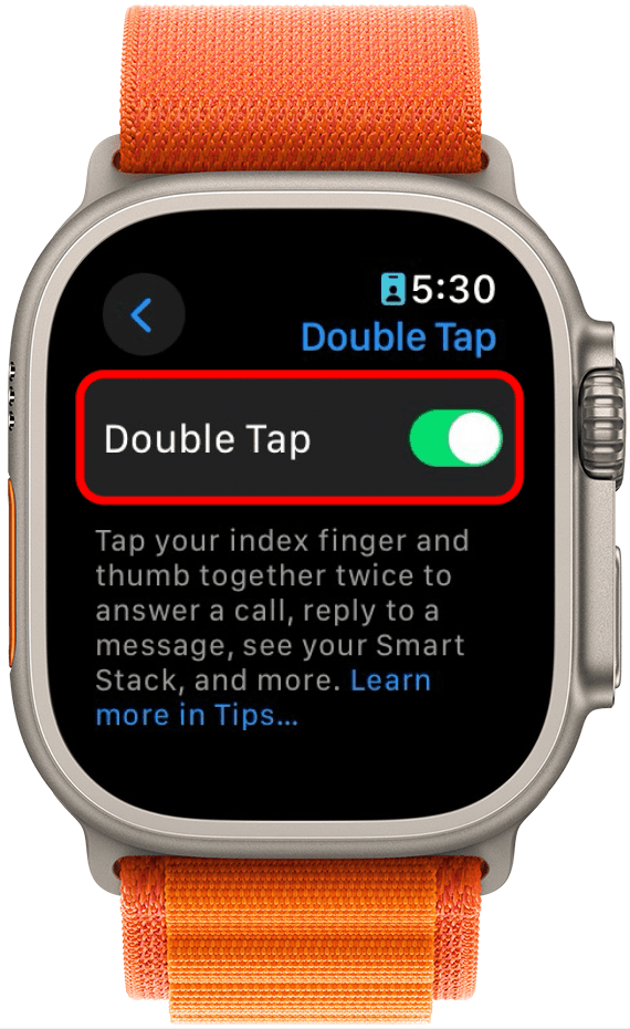 Configuración de doble toque del Apple Watch con alternancia de doble toque con un círculo rojo