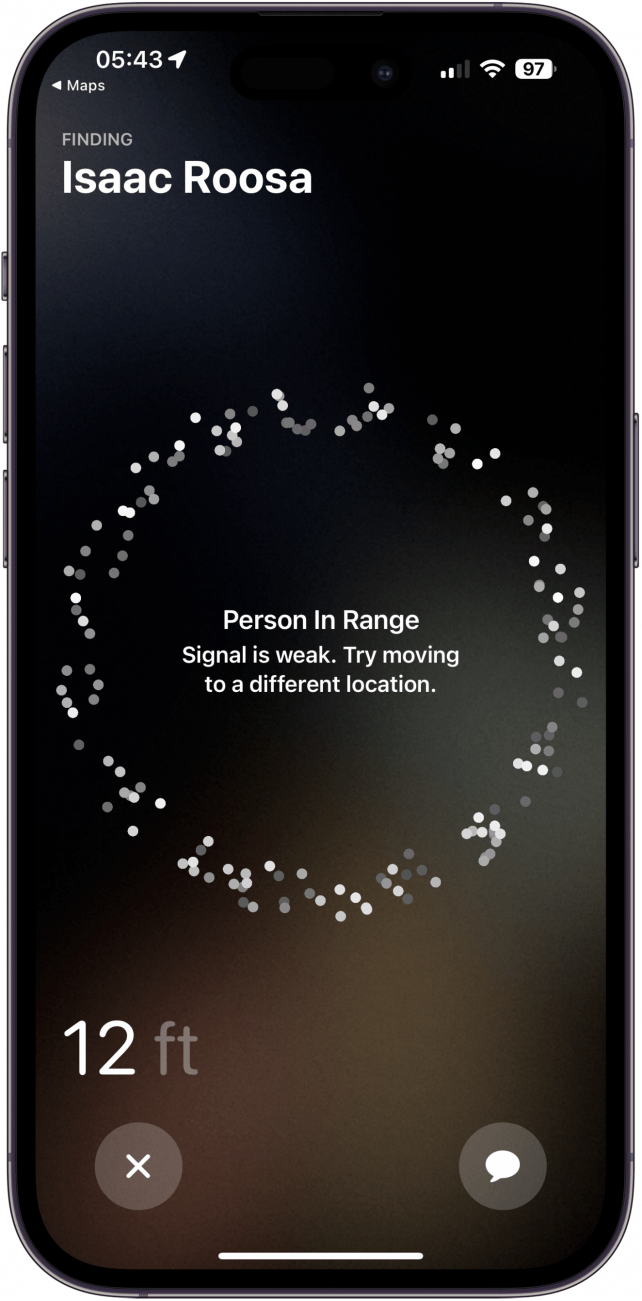 La pantalla de búsqueda de precisión del iPhone muestra un mensaje de señal débil