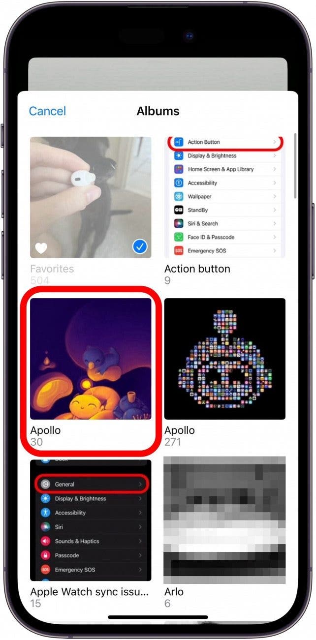 Selección aleatoria de álbumes de fotos de iPhone con un álbum con un círculo rojo